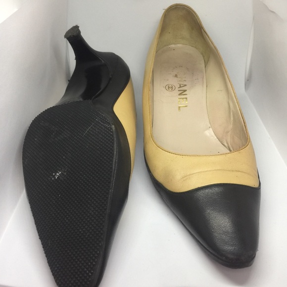 ❤️AFFORDABLE❤️Authentic CHANEL Black Beige Sandals - Picture 5 of 7